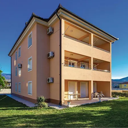 Nice In Calvle With Wifi Apartment Podrvanj