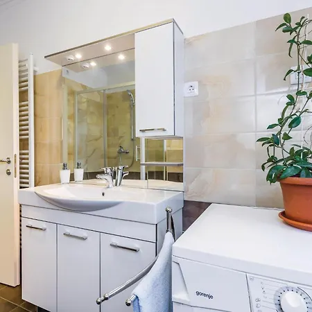 Nice In Calvle With Wifi Apartment *