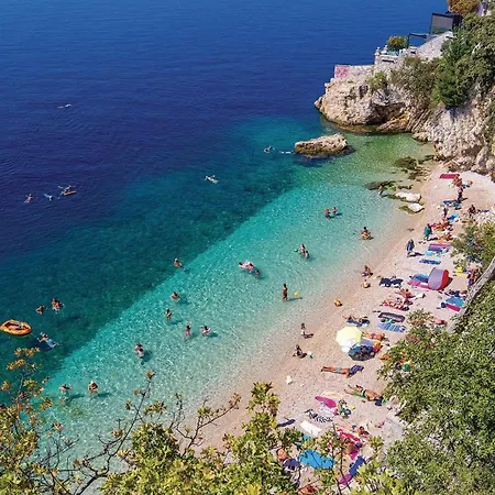 In Calvle With Wifi Apartament